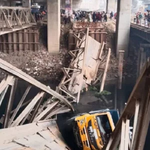 Truck falls into Turag after bailey bridge collapse