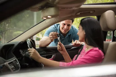 Keep safe distance from all other vehicle while driving.