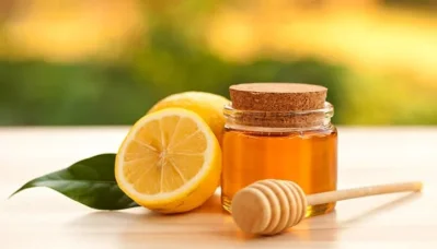Mix 4 tablespoons of honey and 2 tablespoons of lemon juice with a little water.