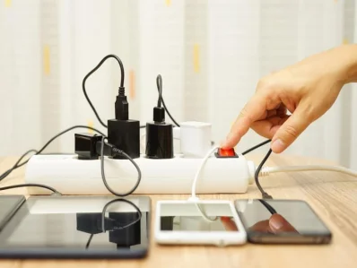 Each time you charge your phone, you&rsquo;re killing the battery a little