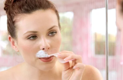 Depilatory cream can quickly and painlessly remove body hair