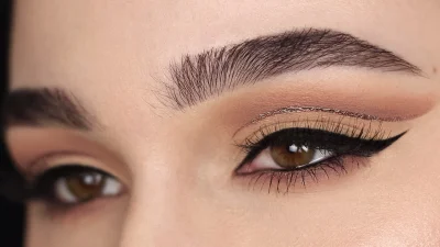 Hooded eyes