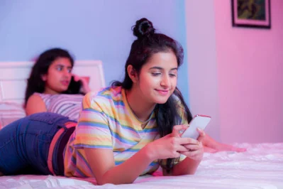 Start cutting back on your phone use before bed