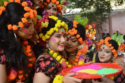 Marigold flower is the ideal ornament for your hair