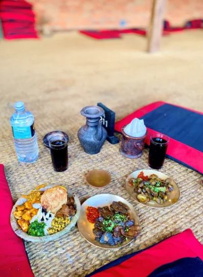 There is no table or any sort of sitting arrangement in Sasa 
