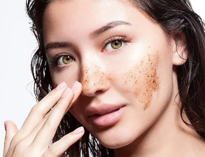 Use a cleanser that contain glycolic acid and salicylic acid 