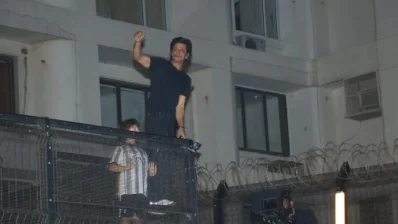 Shah Rukh Khan`s midnight appearance