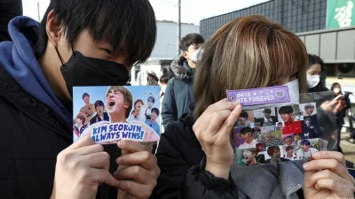 Fans flocked to the Yeoncheon boot camp where the K-pop star will spend the next several months.