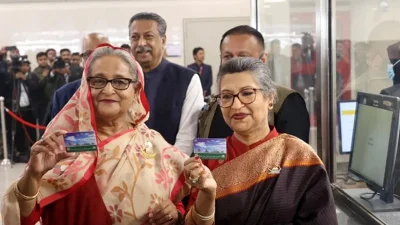 Prime Minister Sheikh Hasina with her sister Sheikh Rehana.  Photo: Focus Bangla